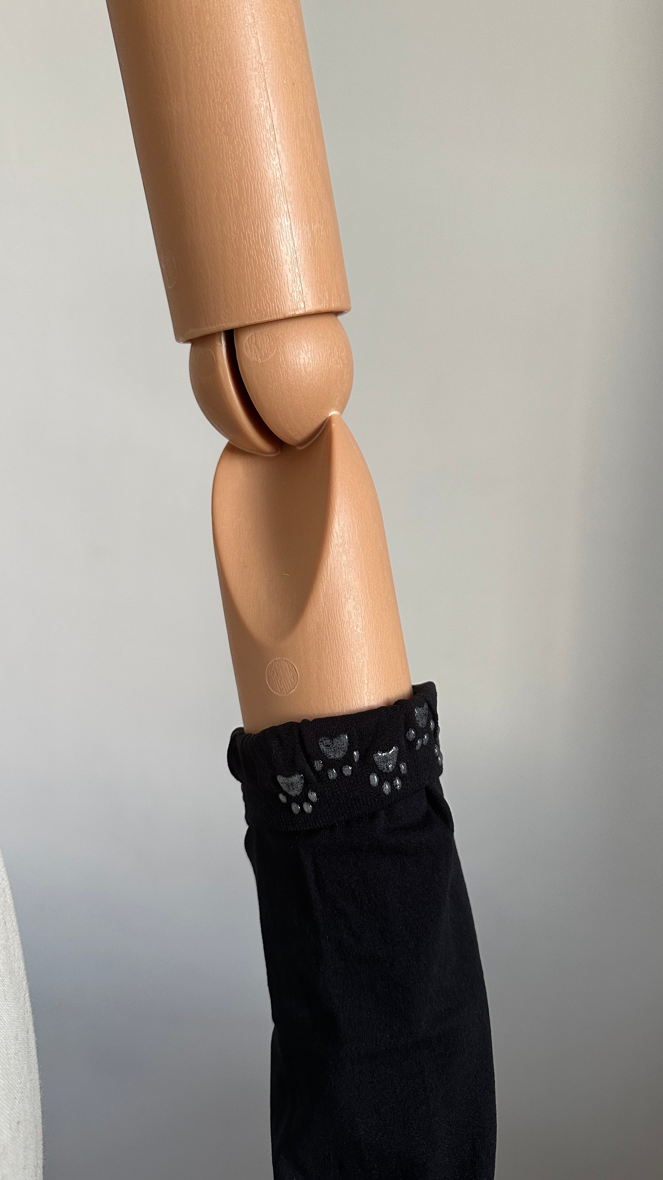 Mi‑bas fins “Paw Grip” Noir – Empreintes de chat